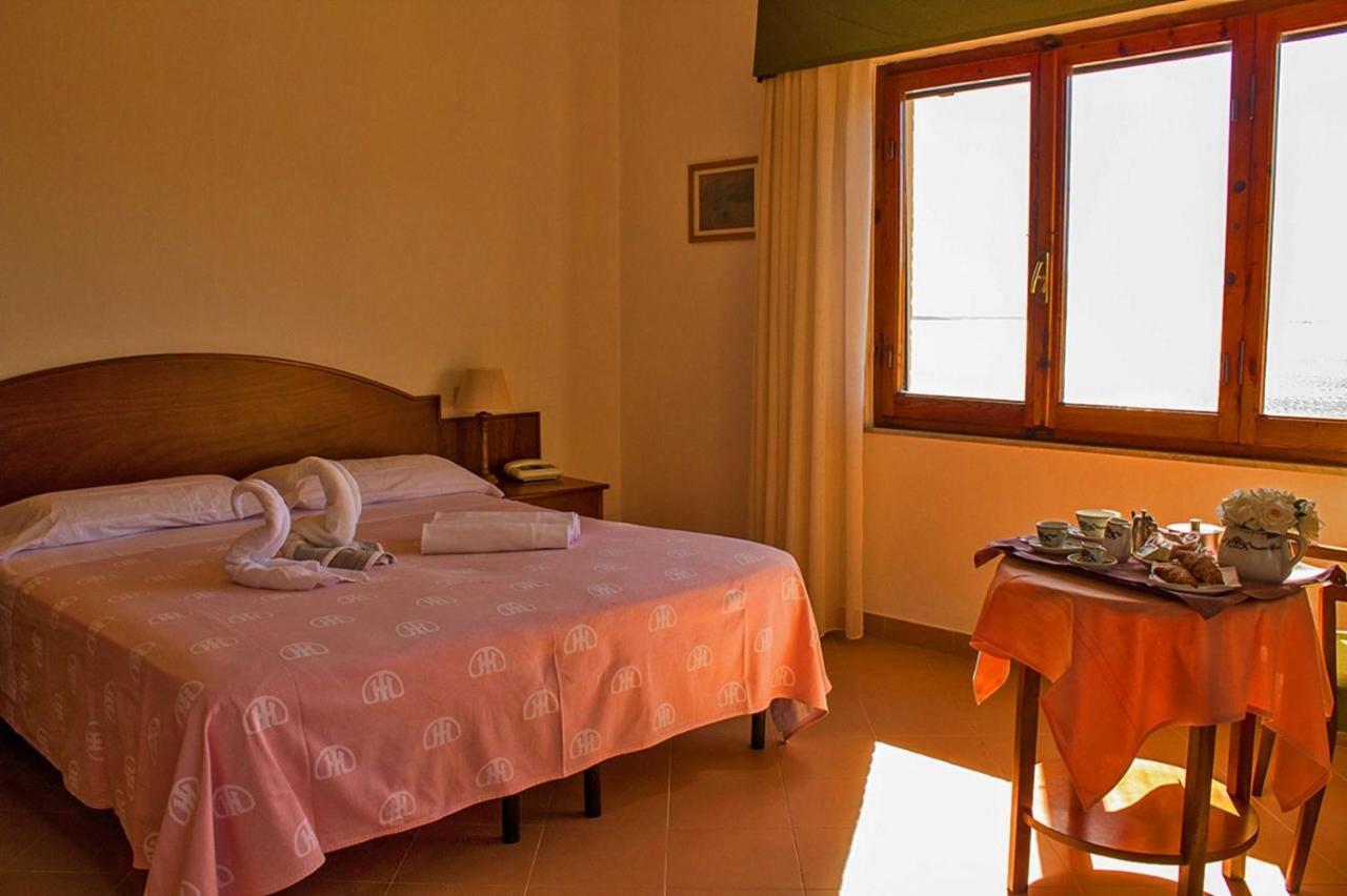 Albergo Miramare Кастильончелло Экстерьер фото