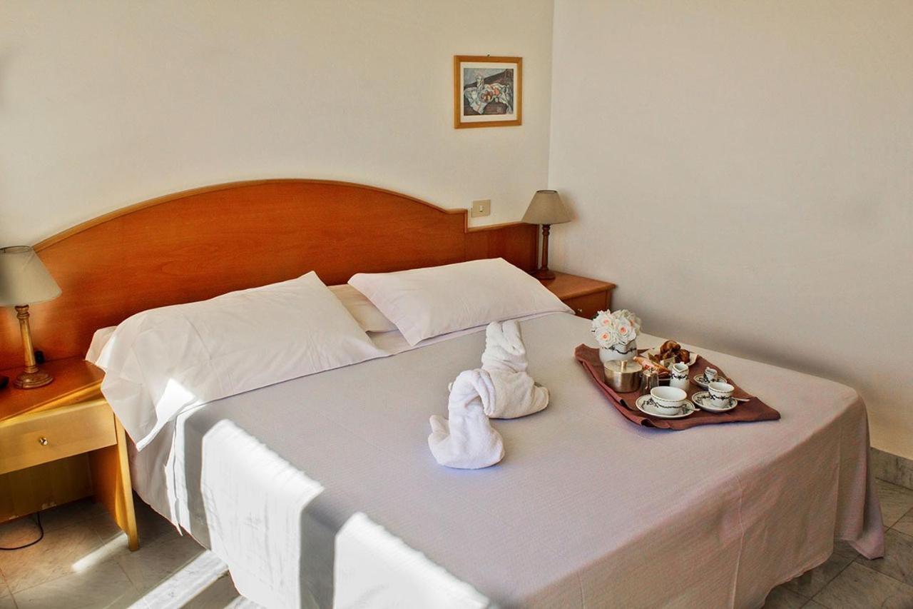 Albergo Miramare Кастильончелло Экстерьер фото